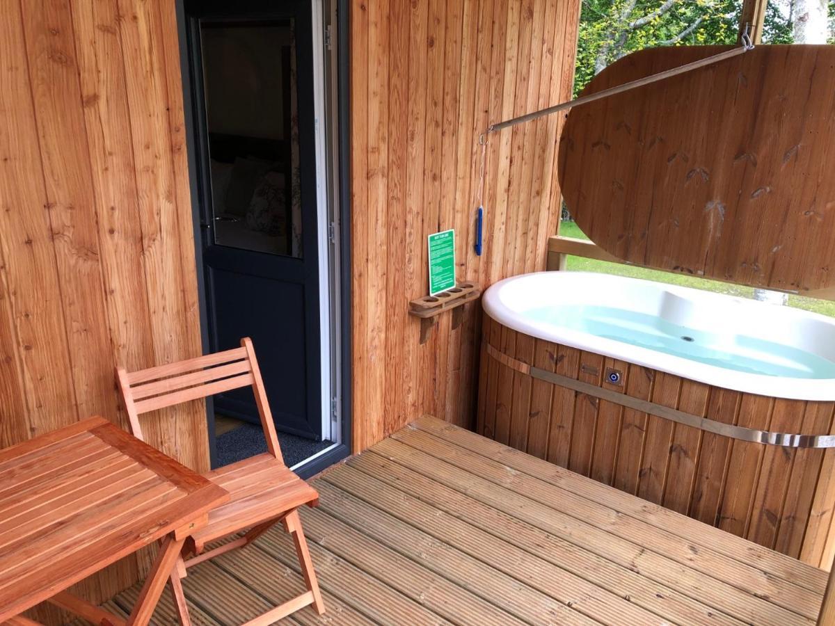 Breckland Lodge 2 With Hot Tub Belladrum Exterior foto